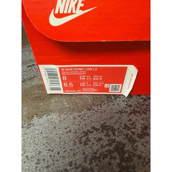 Women's Nike Dunk Low Avocado Size 8- DM7606-300 - Picture 12 of 12